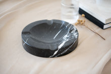 Cargar imagen en la galería, Cenicero en Mármol Negro o Blanco