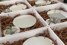 Cargar imagen en la galería, Espejo con Base en Mármol Blanco