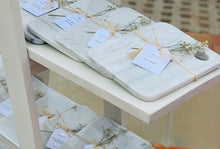 Cargar imagen en la galería, Tabla Rectangular Chica Mármol Negro o Blanco